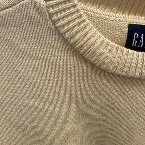 GAP Women's Warm Beige Crew Neck Sweater - Picture 2 of 2